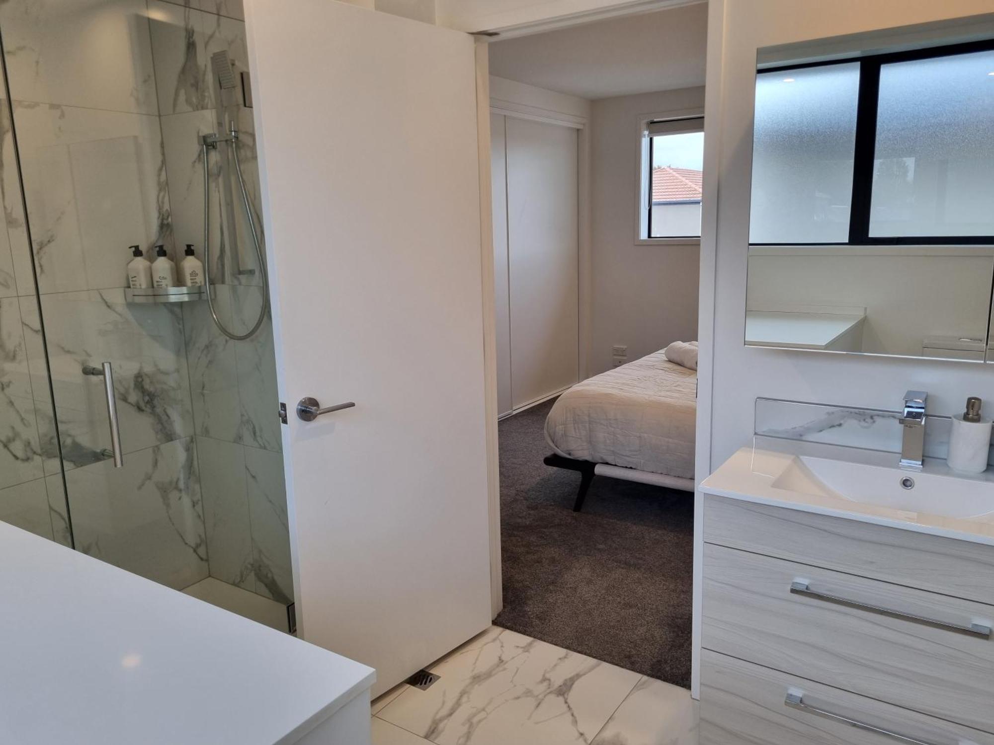 Appartamento Cloud Nine Elegant Escape Awaits Christchurch Esterno foto
