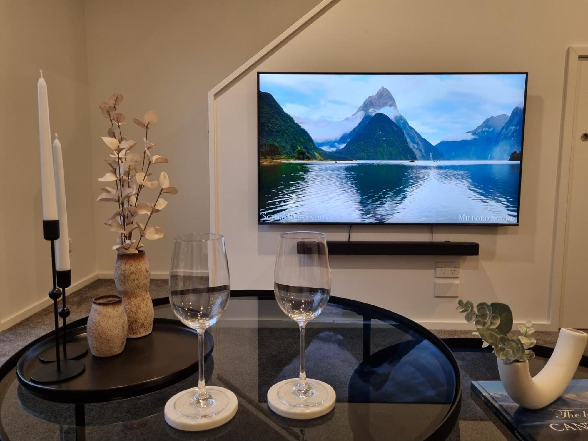 Appartamento Cloud Nine Elegant Escape Awaits Christchurch Esterno foto