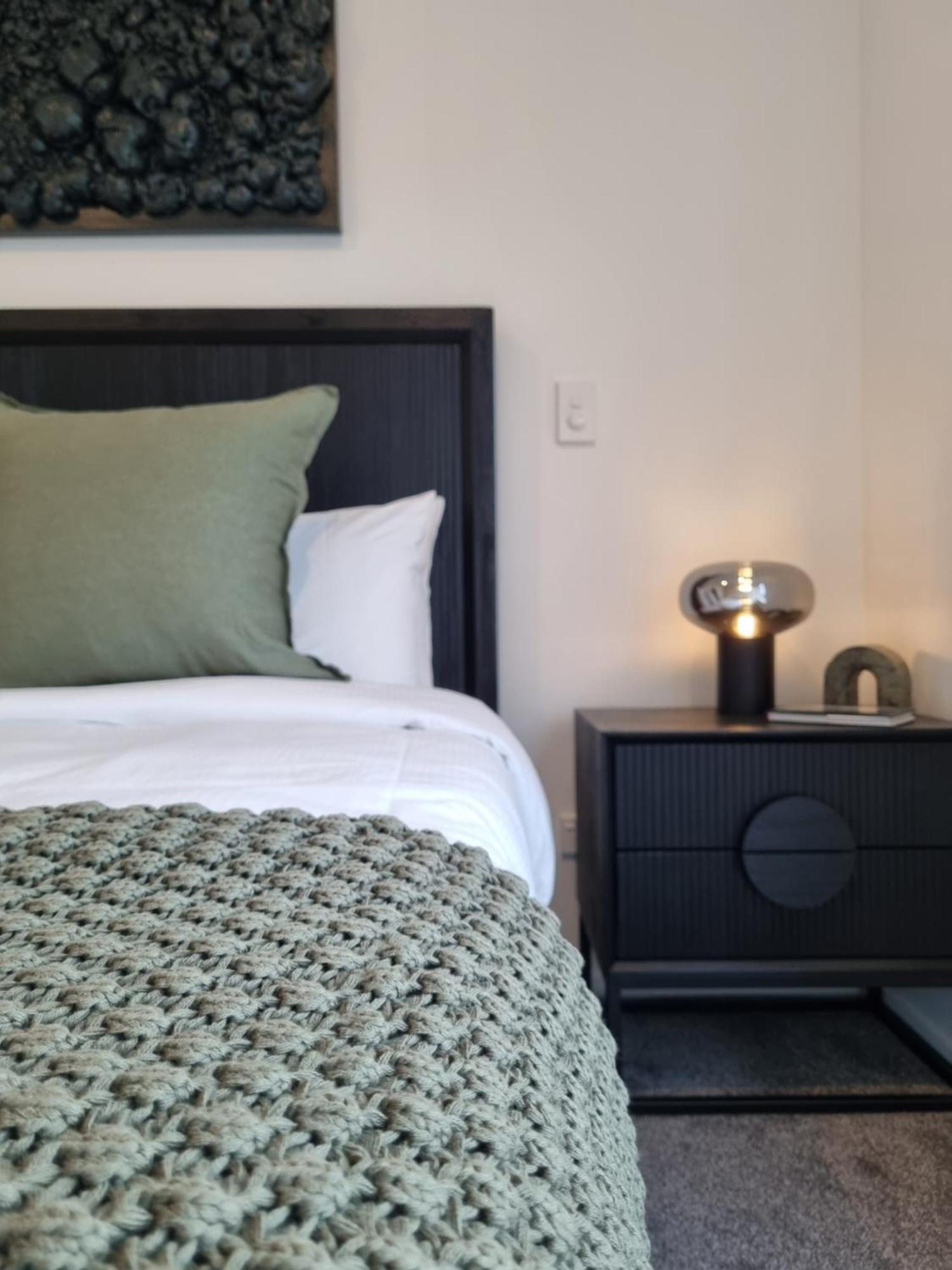 Appartamento Cloud Nine Elegant Escape Awaits Christchurch Esterno foto